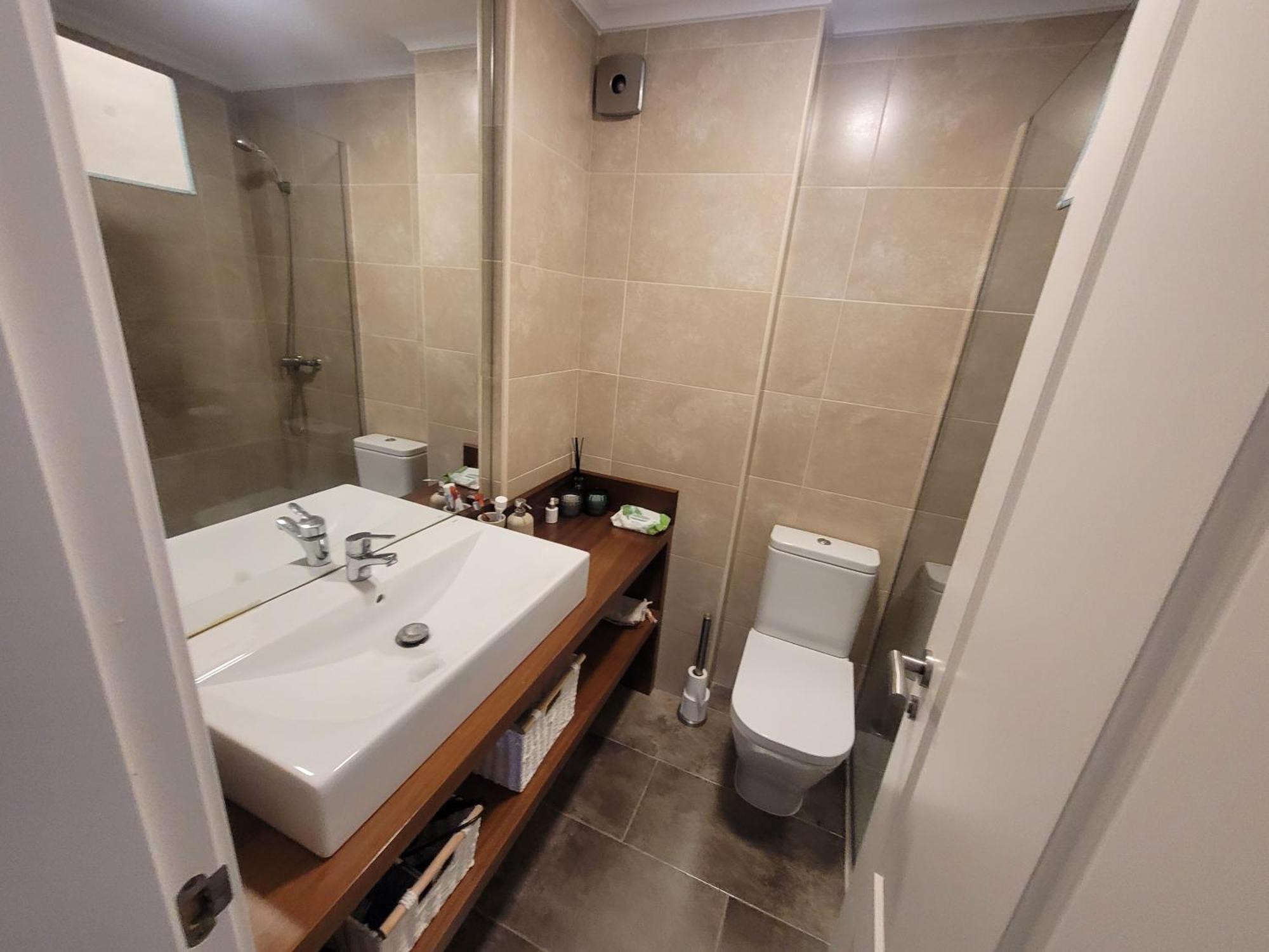 Piscina Y Garaje En Valdenoja Santander